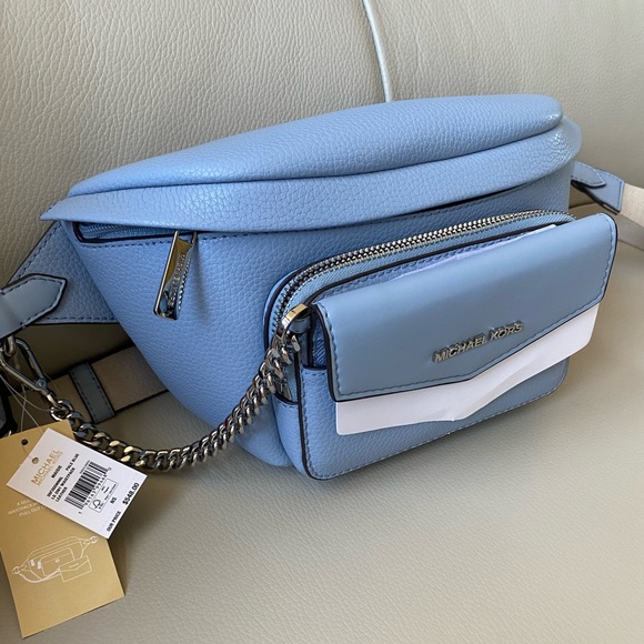 Michael Kors Maisie Large 2 in 1 Sling Pack Crossbody Bag Pale Blue - Picture 10 of 10